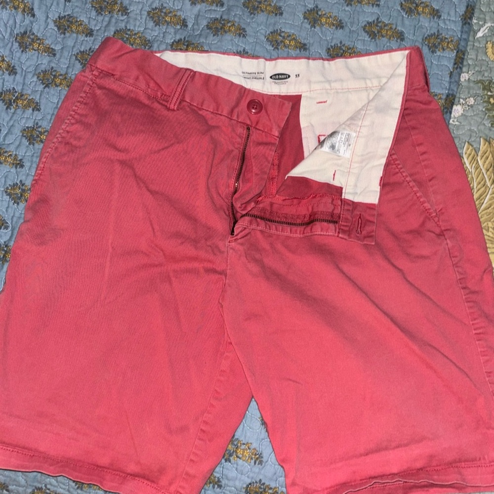 Old Navy Men’s Light Red shorts 33 waist